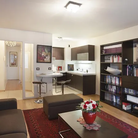 Rouge Orleans Apartment *