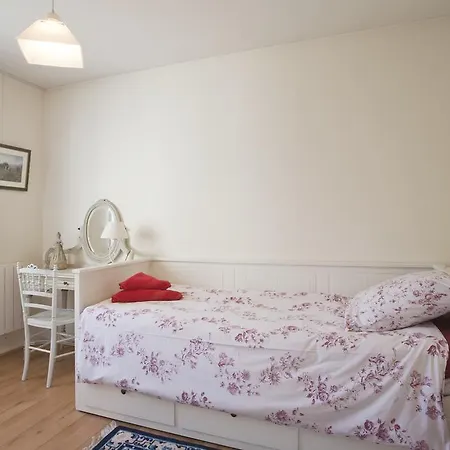 Rouge Orleans Apartment Paris